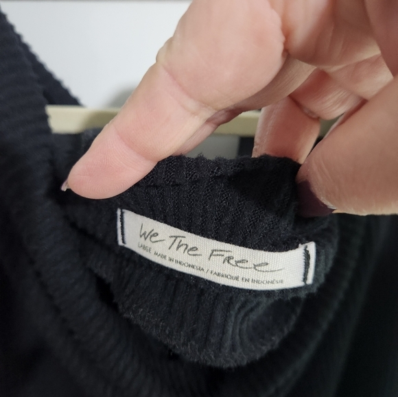 We the Free at Free People Oversized off shoulder top, size large - Picture 2 of 7